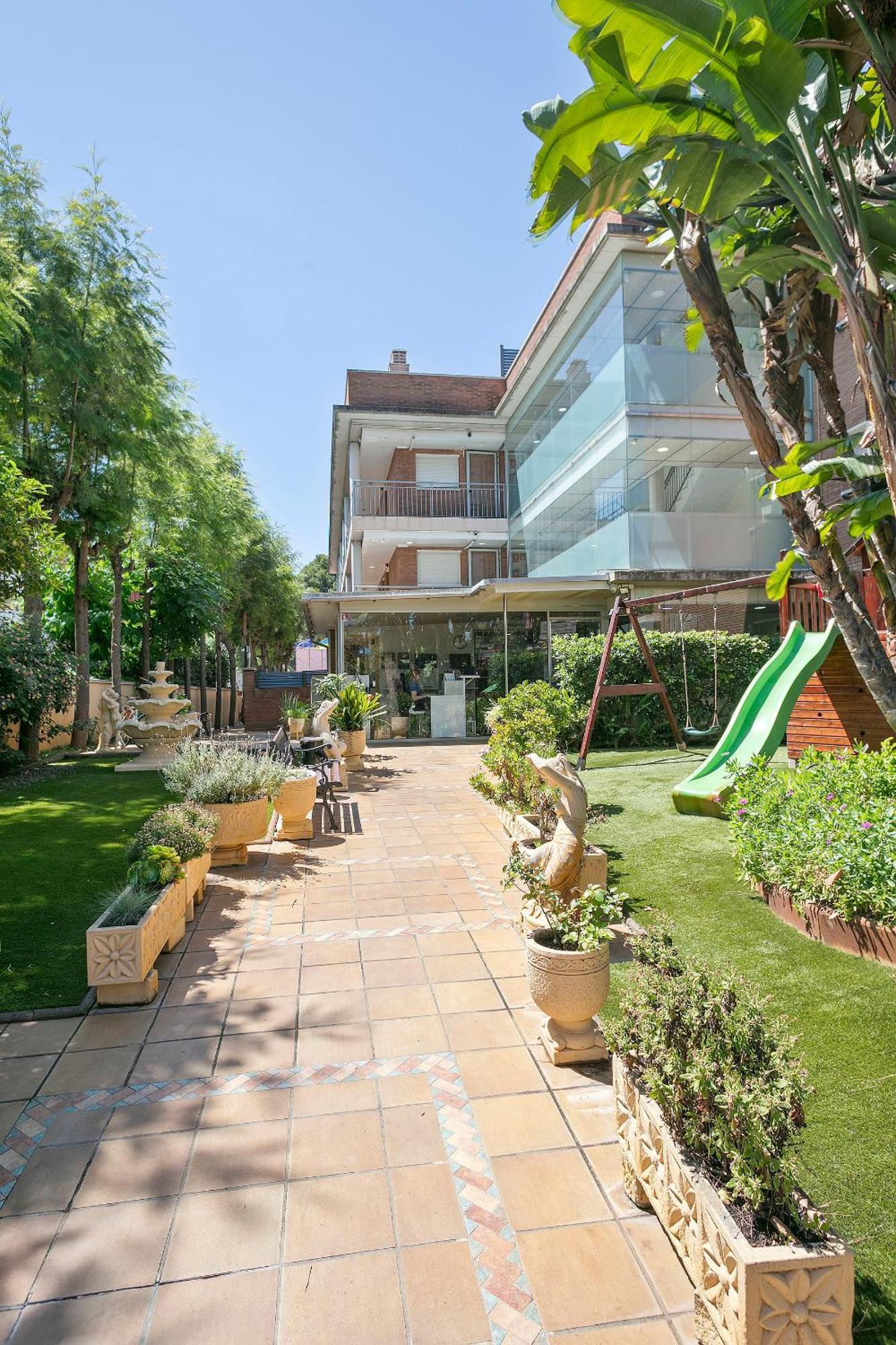 Apartamentos Velor Castelldefels Dış mekan fotoğraf