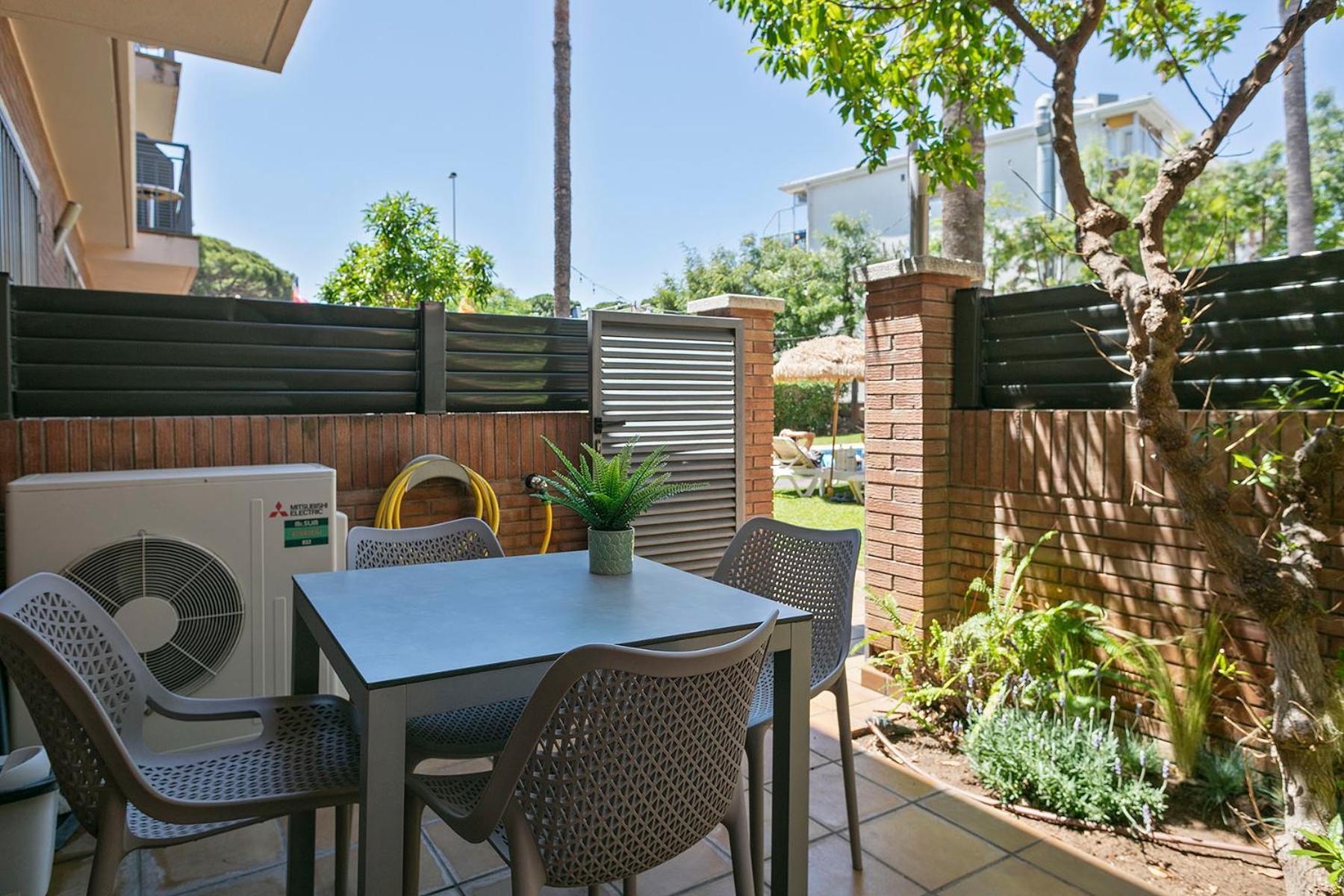 Apartamentos Velor Castelldefels Dış mekan fotoğraf